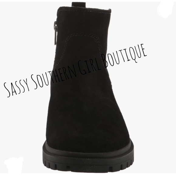 ⭐🆕Koolaburra by UGG black suede Chelsea boots - Picture 5 of 13